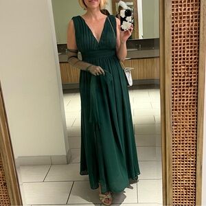 Green gown maxi with slit